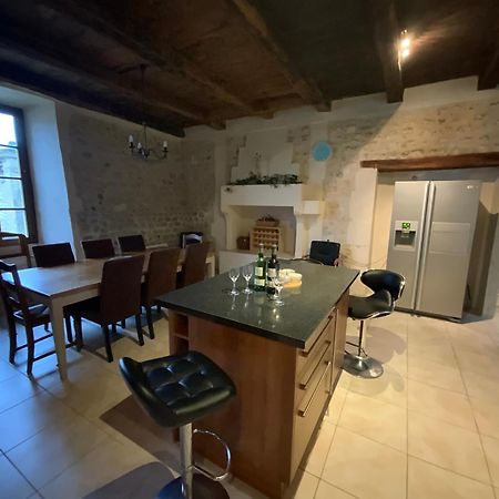 Blanzac  French Farmhouse Retreat With Pool & Superb Views. מראה חיצוני תמונה
