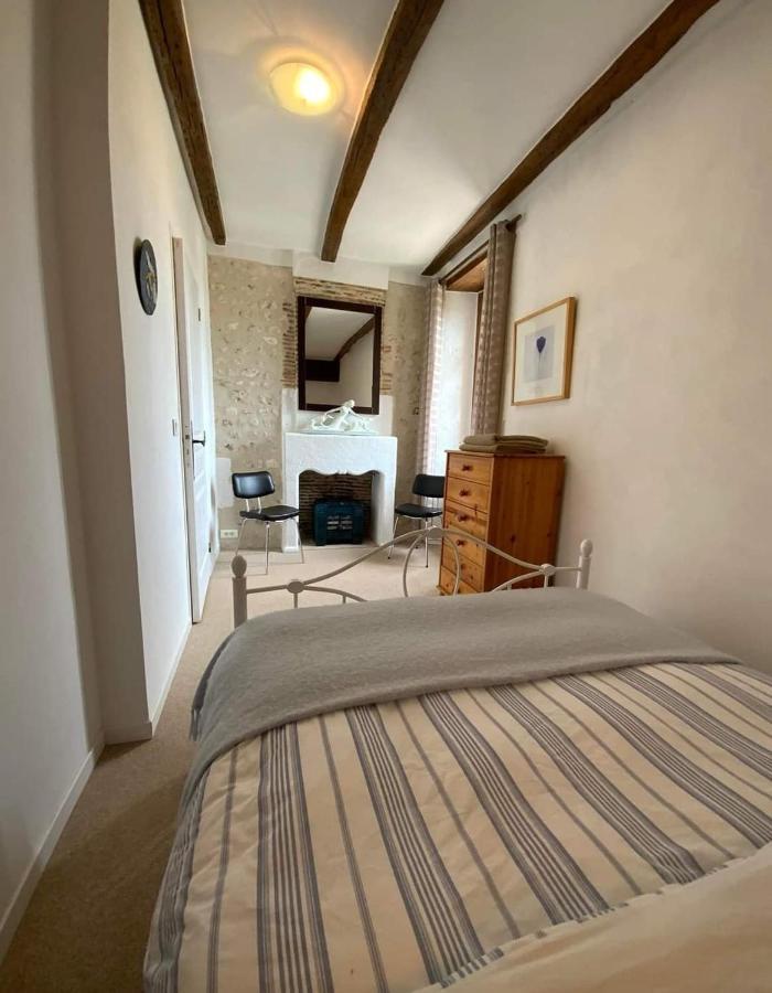Blanzac  French Farmhouse Retreat With Pool & Superb Views. מראה חיצוני תמונה