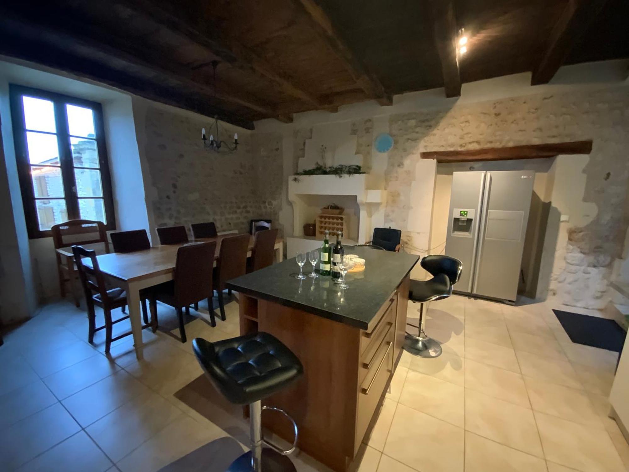 Blanzac  French Farmhouse Retreat With Pool & Superb Views. מראה חיצוני תמונה